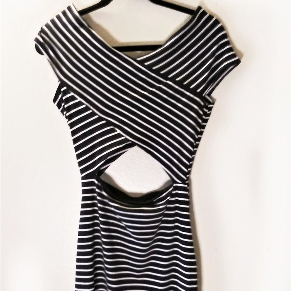 Love Republic Women's sexy bodycon Black & White Striped Print Dress Size Medium